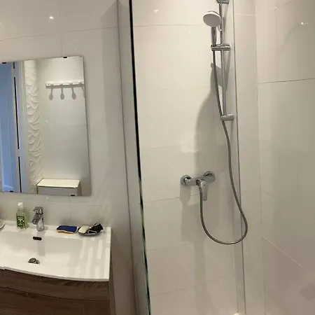 Thaonderevel 6 Pers, 3 Stars, New Refurbished * Nice
